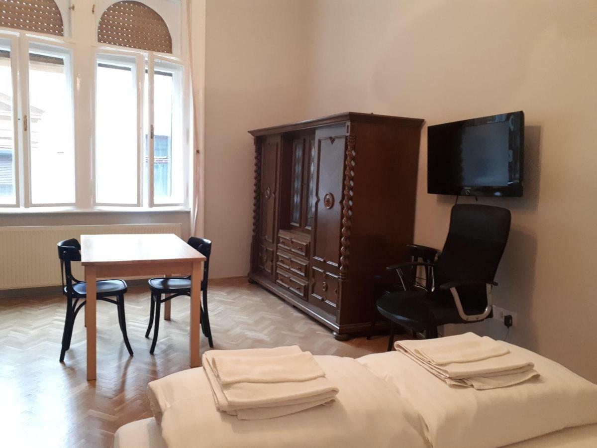 Dob15 Big Apartment Budapest Esterno foto