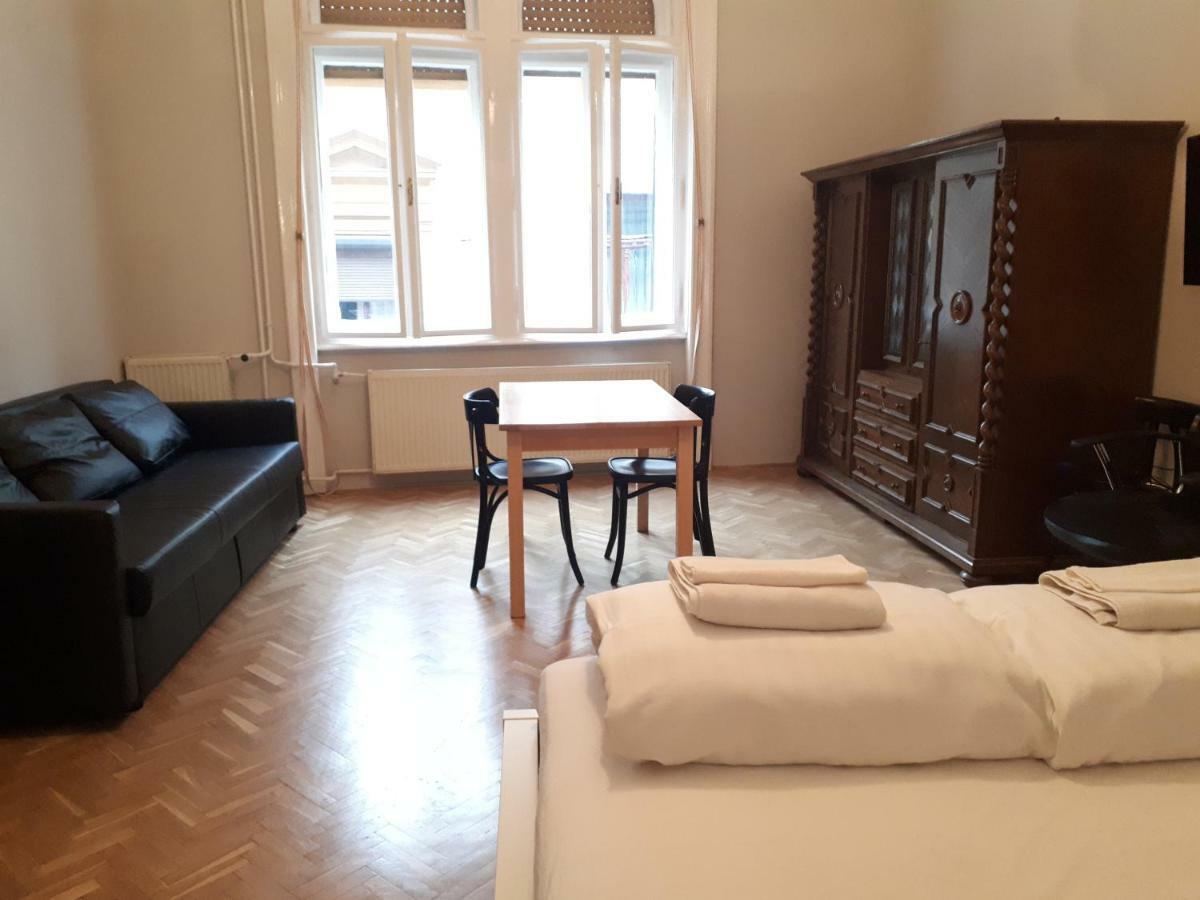 Dob15 Big Apartment Budapest Esterno foto