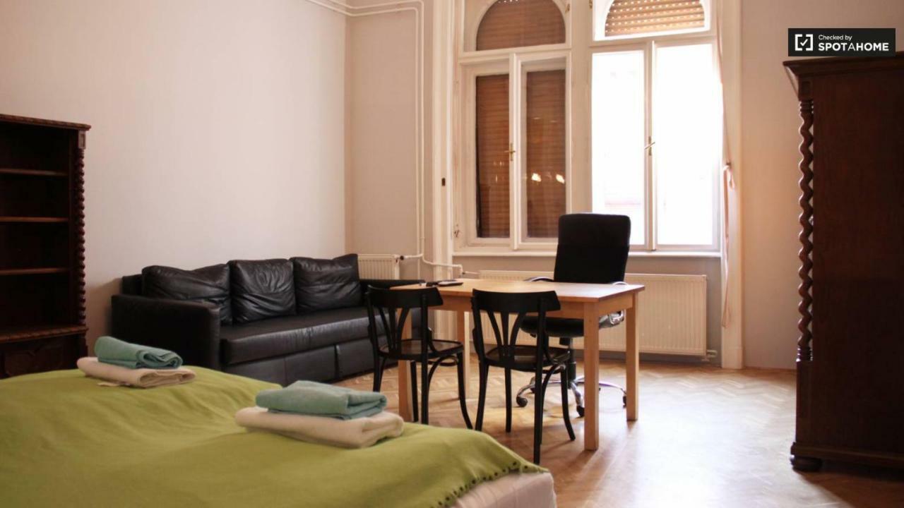 Dob15 Big Apartment Budapest Esterno foto